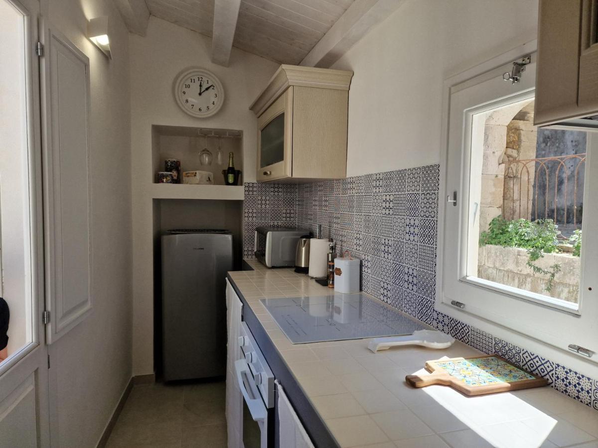 Ortigia Lifestyle 4 Seasons Villa Syracuse Buitenkant foto