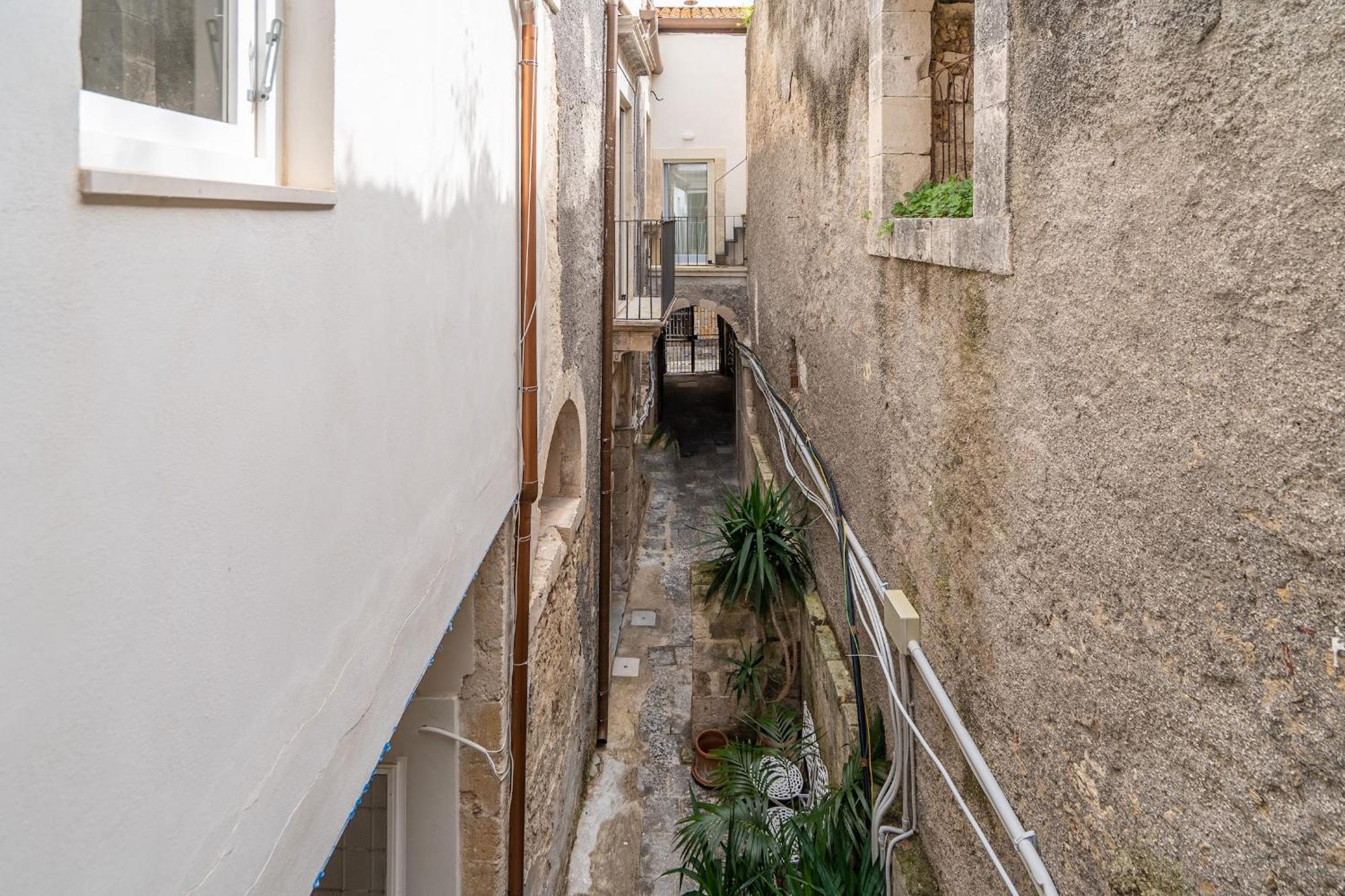 Ortigia Lifestyle 4 Seasons Villa Syracuse Buitenkant foto