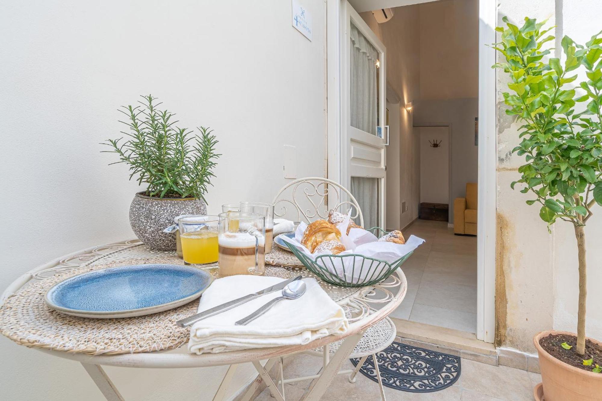 Ortigia Lifestyle 4 Seasons Villa Syracuse Buitenkant foto